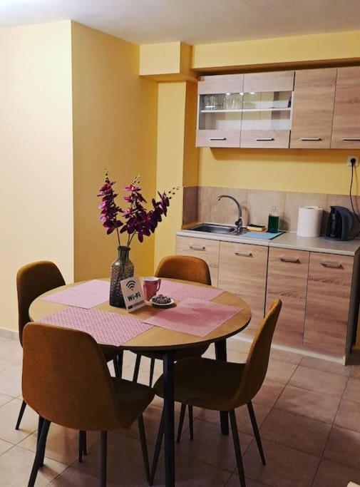 Zenia Home 1 Στην Καρδιά Της Πάτρας Eksteriør bilde
